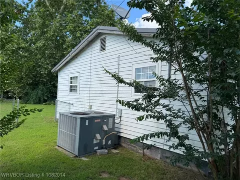 Exterior - 106 E Cedar St, Hackett, AR 72937 photo 2 of 5
