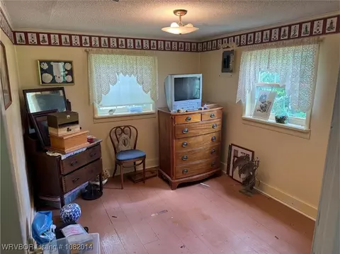 Bedroom - 106 E Cedar St, Hackett, AR 72937 photo 1 of 2