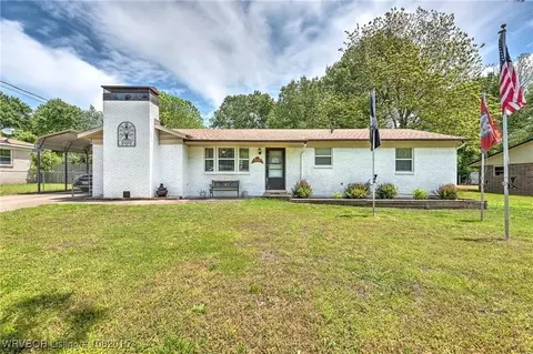 1330 Baldwin Ave, Fayetteville, AR 72701