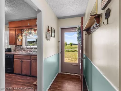 Entry Way - 14572 Edwards Loop, Cameron, OK 74932 photo 1 of 4