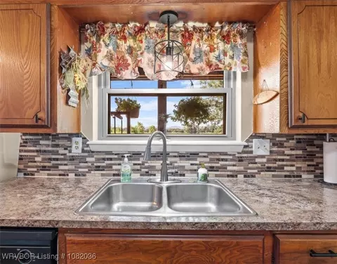 Kitchen - 14572 Edwards Loop, Cameron, OK 74932 photo 1 of 2