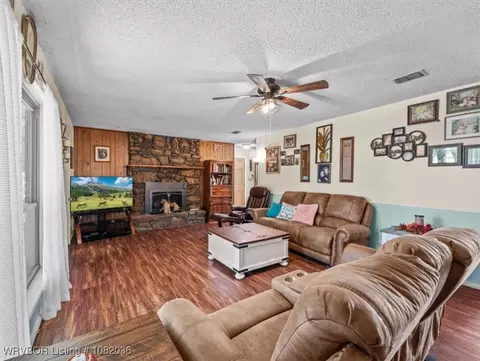 Living - 14572 Edwards Loop, Cameron, OK 74932 photo 2 of 4