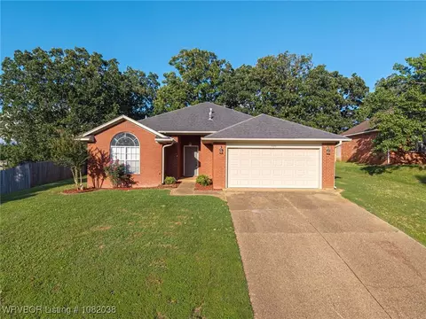 1620 Hunter Hill Dr, Van Buren, AR 72956