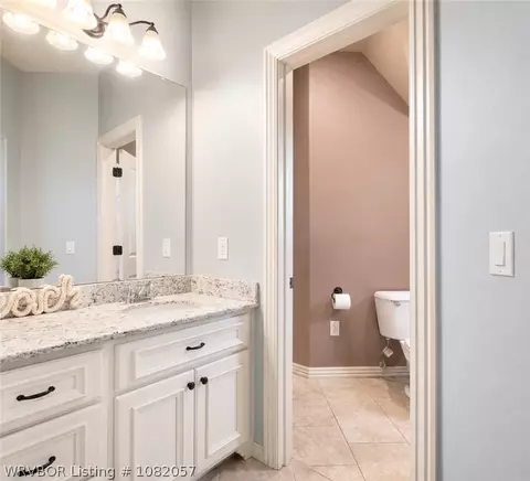 Bath - 4504 Ridge Rd, Alma, AR 72921 photo 5 of 8