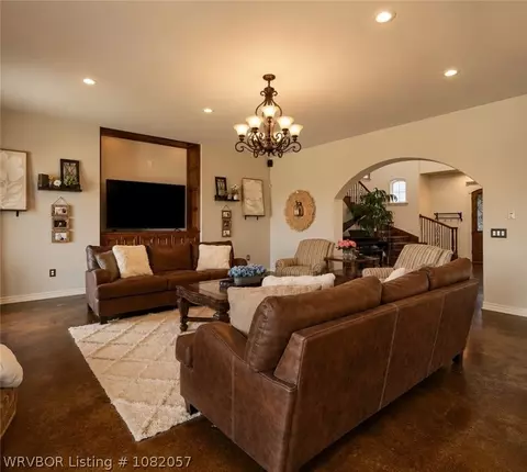 Living - 4504 Ridge Rd, Alma, AR 72921 photo 3 of 3