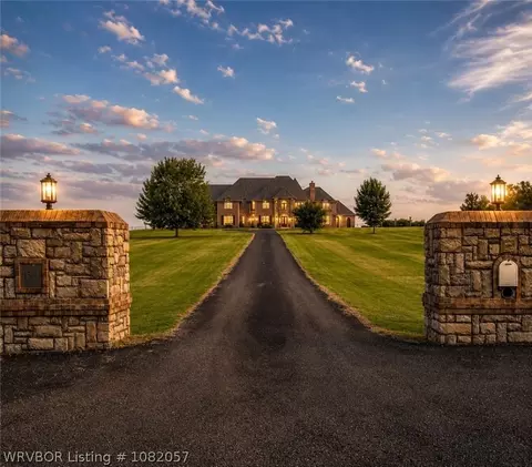 Exterior - 4504 Ridge Rd, Alma, AR 72921 photo 7 of 8