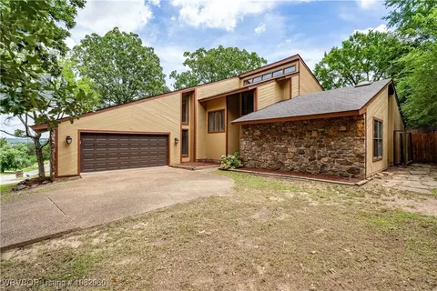 1410 Valley Forge St, Van Buren, AR 72956