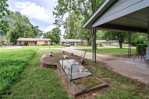Exterior - 1008 Pattie Ln, Barling, AR 72923 photo 7 of 7