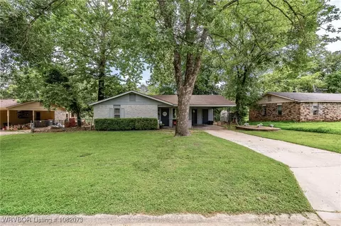 Exterior - 1008 Pattie Ln, Barling, AR 72923 photo 3 of 7