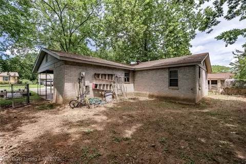 Exterior - 1008 Pattie Ln, Barling, AR 72923 photo 6 of 7
