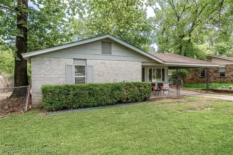 Exterior - 1008 Pattie Ln, Barling, AR 72923 photo 2 of 7