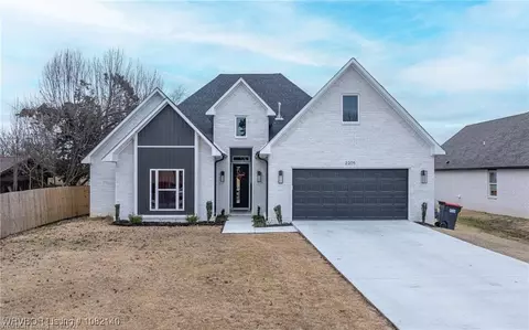 2205 Moody Rd, Barling, AR 72923