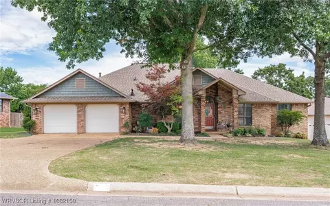 712 Jenny Wren St, Van Buren, AR 72956