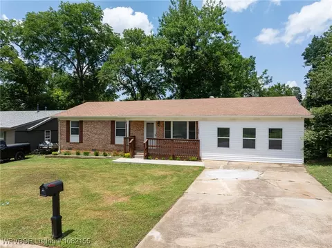 2221 N 56th Ln, Fort Smith, AR 72904 photo 3