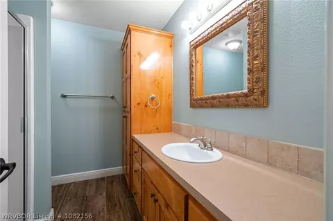 Bath - 7305 Kensington Ct, Fort Smith, AR 72903 photo 10 of 11