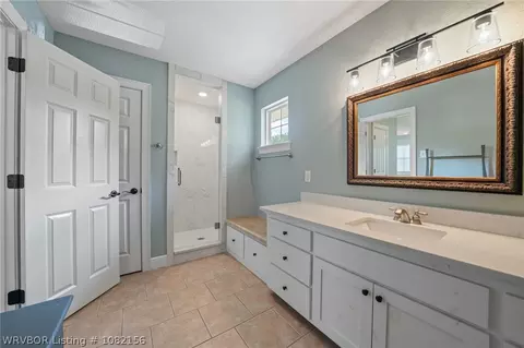 Bath - 7305 Kensington Ct, Fort Smith, AR 72903 photo 8 of 11