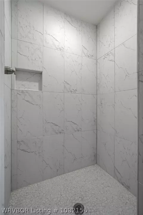 Bath - 7305 Kensington Ct, Fort Smith, AR 72903 photo 9 of 11