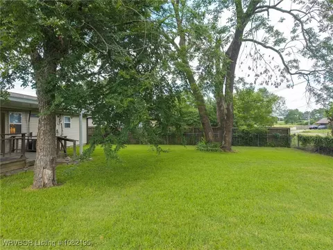 Exterior - 125 Georgetown Ln, Fort Smith, AR 72908 photo 9 of 11