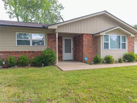 Exterior - 125 Georgetown Ln, Fort Smith, AR 72908 photo 2 of 11