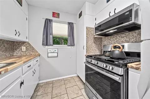Kitchen - 125 Georgetown Ln, Fort Smith, AR 72908 photo 5 of 6