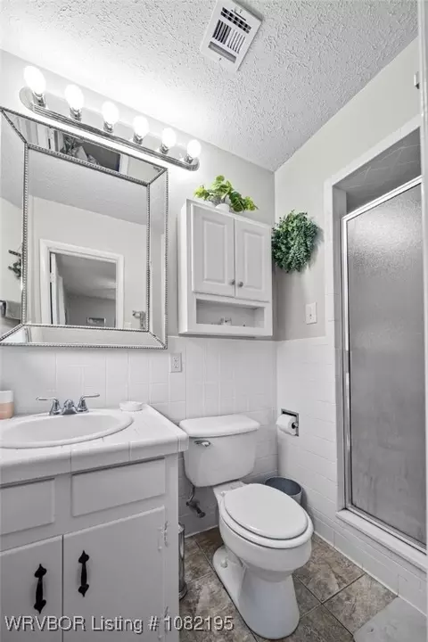 Bath - 125 Georgetown Ln, Fort Smith, AR 72908 photo 1 of 2