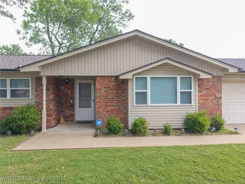 Exterior - 125 Georgetown Ln, Fort Smith, AR 72908 photo 3 of 11