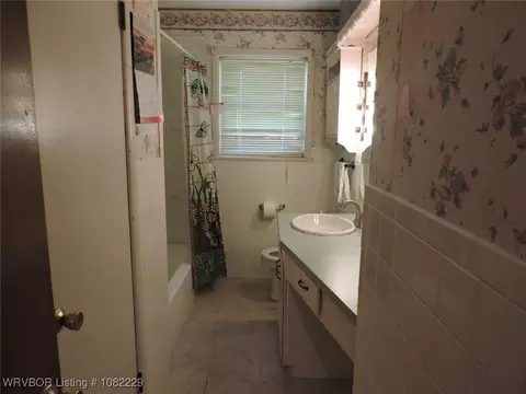 Bath - 4808 S 16th Ter, Fort Smith, AR 72901 photo 1 of 5