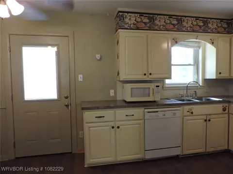 Kitchen - 4808 S 16th Ter, Fort Smith, AR 72901 photo 2 of 3