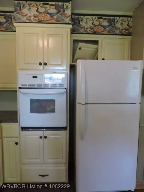 Kitchen - 4808 S 16th Ter, Fort Smith, AR 72901 photo 3 of 3