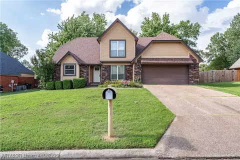 Exterior - 3017 Canongate Way, Fort Smith, AR 72908 photo 8 of 9