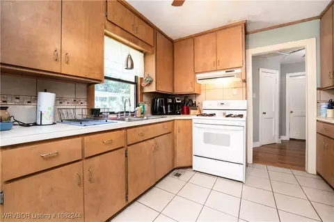 Kitchen - 4300 Tilles Ave, Fort Smith, AR 72903 photo 1 of 1