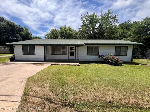 410 Oklahoma Ave, Poteau, OK 74953