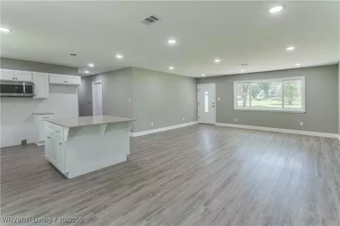 Living - 1902 E 96 Hwy, Lavaca, AR 72941 photo 4 of 7