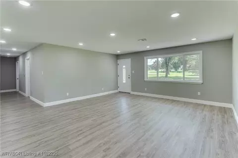Living - 1902 E 96 Hwy, Lavaca, AR 72941 photo 2 of 7