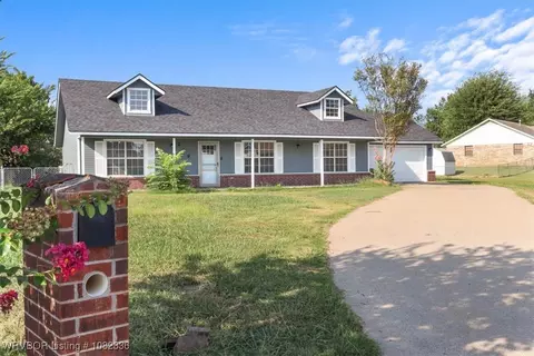 219 Georgia Pl, Poteau, OK 74953