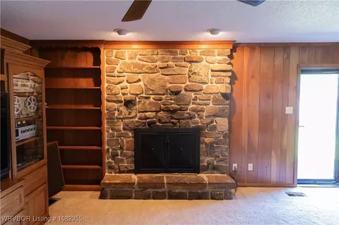 Living - 7901 Clover Dr, Fort Smith, AR 72908 photo 2 of 6