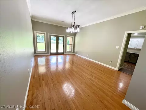 Living - 4104 Glen Flora Way, Fort Smith, AR 72908 photo 4 of 12