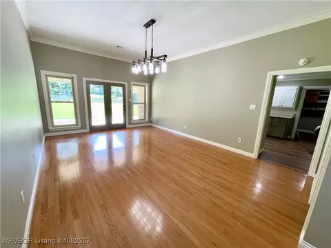 Living - 4104 Glen Flora Way, Fort Smith, AR 72908 photo 3 of 12
