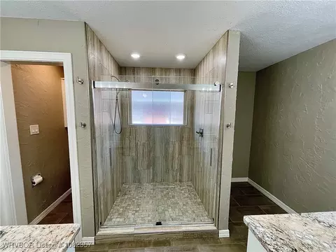 Bath - 4104 Glen Flora Way, Fort Smith, AR 72908 photo 2 of 5
