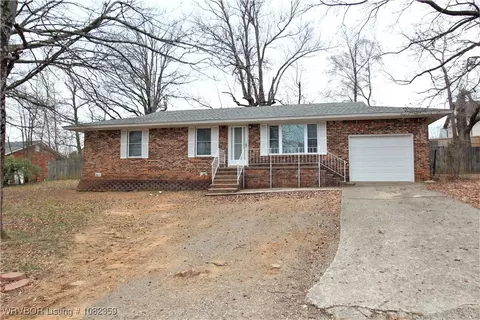 20 Squires St, Alma, AR 72921