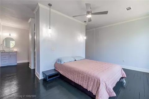 Bedroom - 8721 Northshore Dr, Hackett, AR 72937 photo 2 of 2
