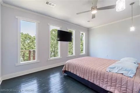 Bedroom - 8721 Northshore Dr, Hackett, AR 72937 photo 1 of 2