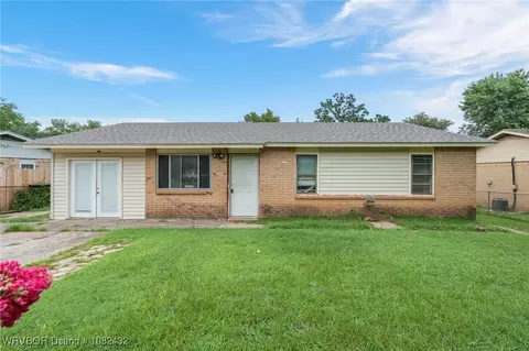 1102 N St, Barling, AR 72923