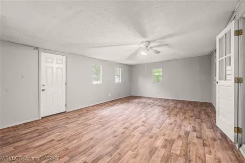 Living - 1102 N St, Barling, AR 72923 photo 3 of 6