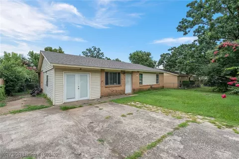 Exterior - 1102 N St, Barling, AR 72923 photo 2 of 3