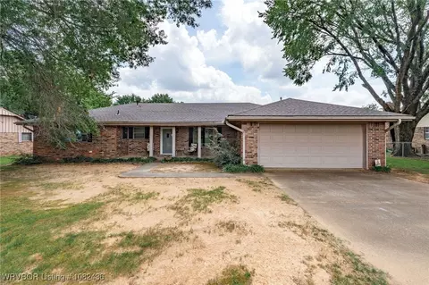 103 Wedgewood Dr, Poteau, OK 74953
