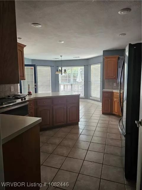 Kitchen - 2301 Joyce Dr, Lavaca, AR 72941 photo 6 of 6
