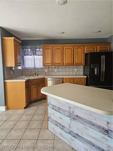 Kitchen - 2301 Joyce Dr, Lavaca, AR 72941 photo 5 of 6