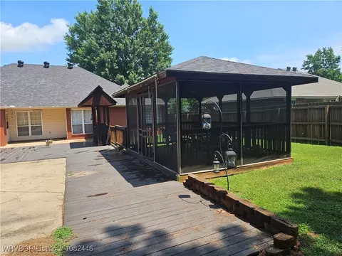 Exterior - 2301 Joyce Dr, Lavaca, AR 72941 photo 3 of 8