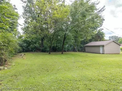 Exterior - 4105 S 21 St, Fort Smith, AR 72903 photo 5 of 8